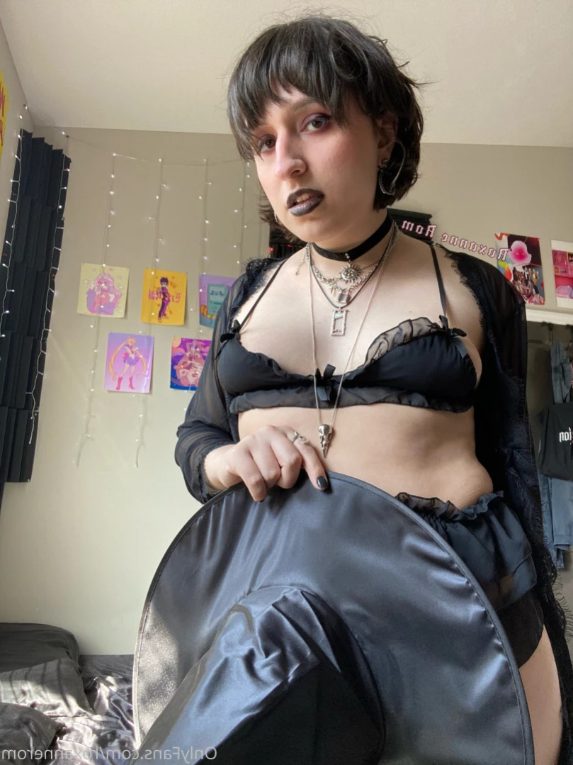 Roxanne Rom [ roxannerom ] Onlyfans leaked photo 14485601 on Hotleaks.tv