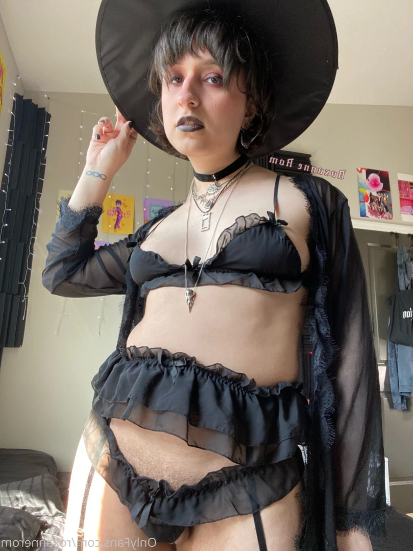 Roxanne Rom [ roxannerom ] Onlyfans leaked photo 14662123 on Hotleaks.tv