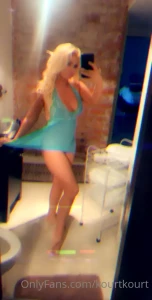 1605868