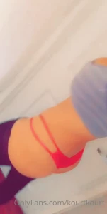 1605927