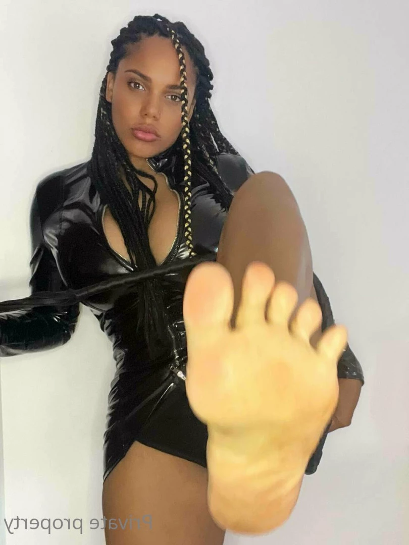 KIXXY - YOUR SEXY BRUNETTE DOMME 🖤😈 [ sexykixx ] Onlyfans leaked photo 7103575 on Hotleaks.tv
