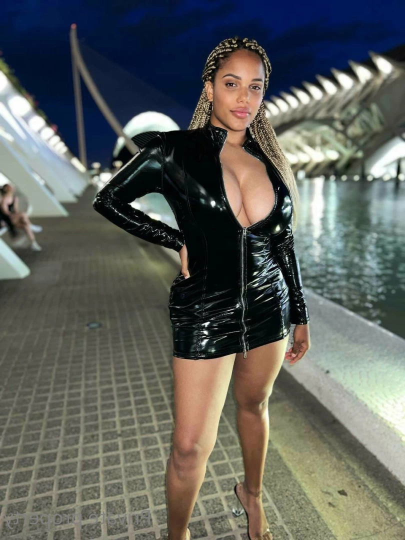 KIXXY - YOUR SEXY BRUNETTE DOMME 🖤😈 [ sexykixx ] Onlyfans leaked photo 7103603 on Hotleaks.tv