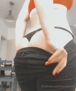 13001077