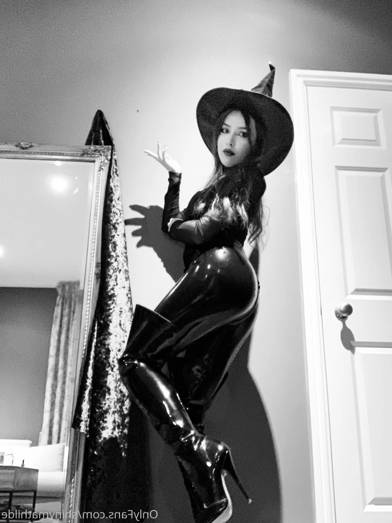 Madame Mathilde [ shinymathilde ] Onlyfans leaked photo 6629601 on Hotleaks.tv
