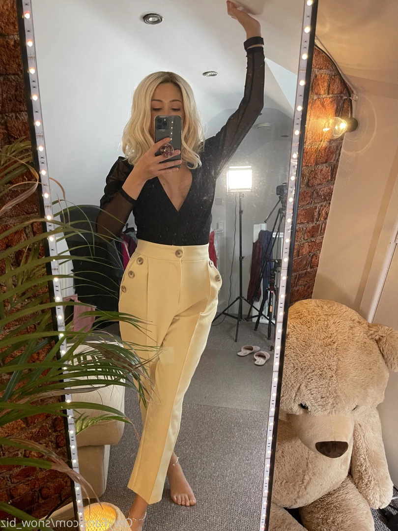 Snow [ snow_biz ] Onlyfans leaked photo 7194515 on Hotleaks.tv