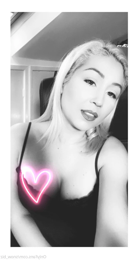 Snow [ snow_biz ] Onlyfans leaked photo 7194628 on Hotleaks.tv