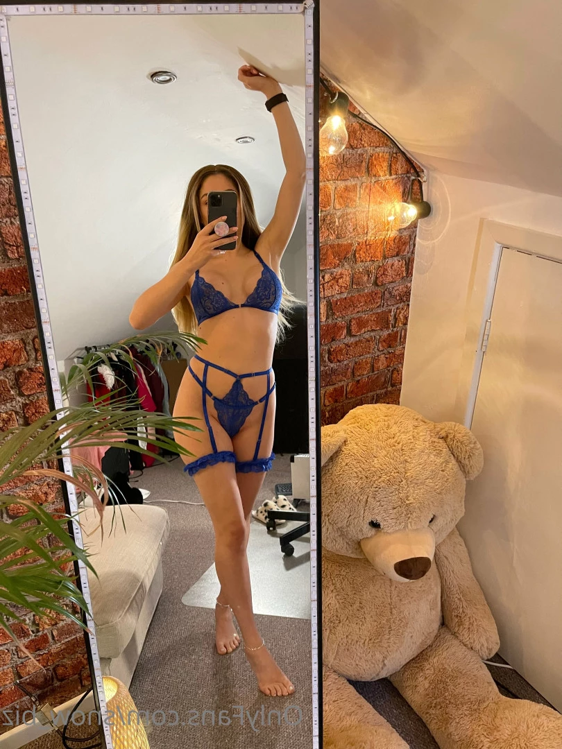 Snow [ snow_biz ] Onlyfans leaked photo 7194816 on Hotleaks.tv