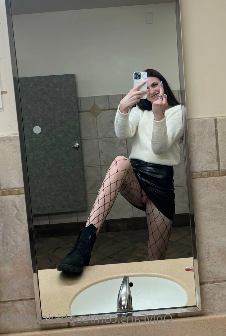 Miss Sophia Nyx 💰 [ sophiaisspoiled ] Onlyfans leaked photo 7079712 on Hotleaks.tv