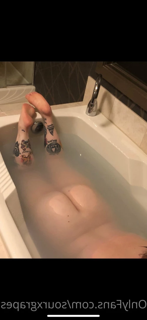 cake queen [ sourxgrapes ] Onlyfans leaked photo 7024474 on Hotleaks.tv