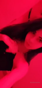 1608196