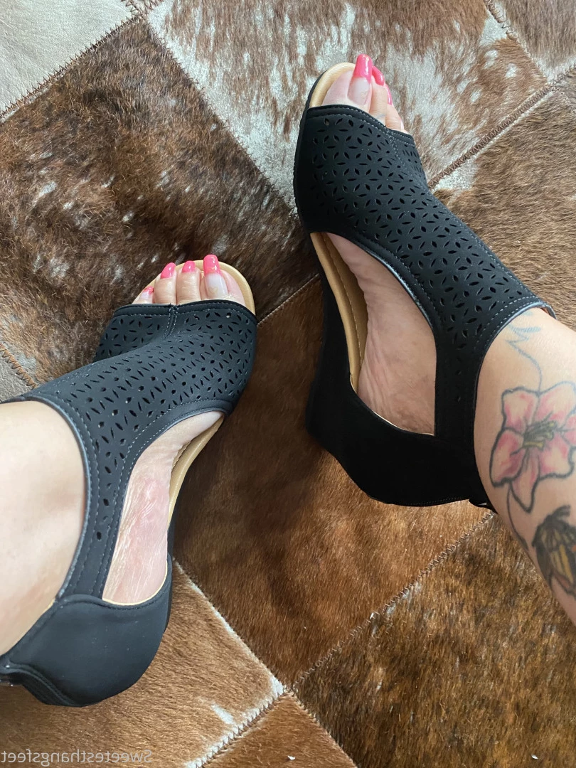 Goddess Rhonda [ sweetesthangsfeet ] Onlyfans leaked photo 7044606 on Hotleaks.tv