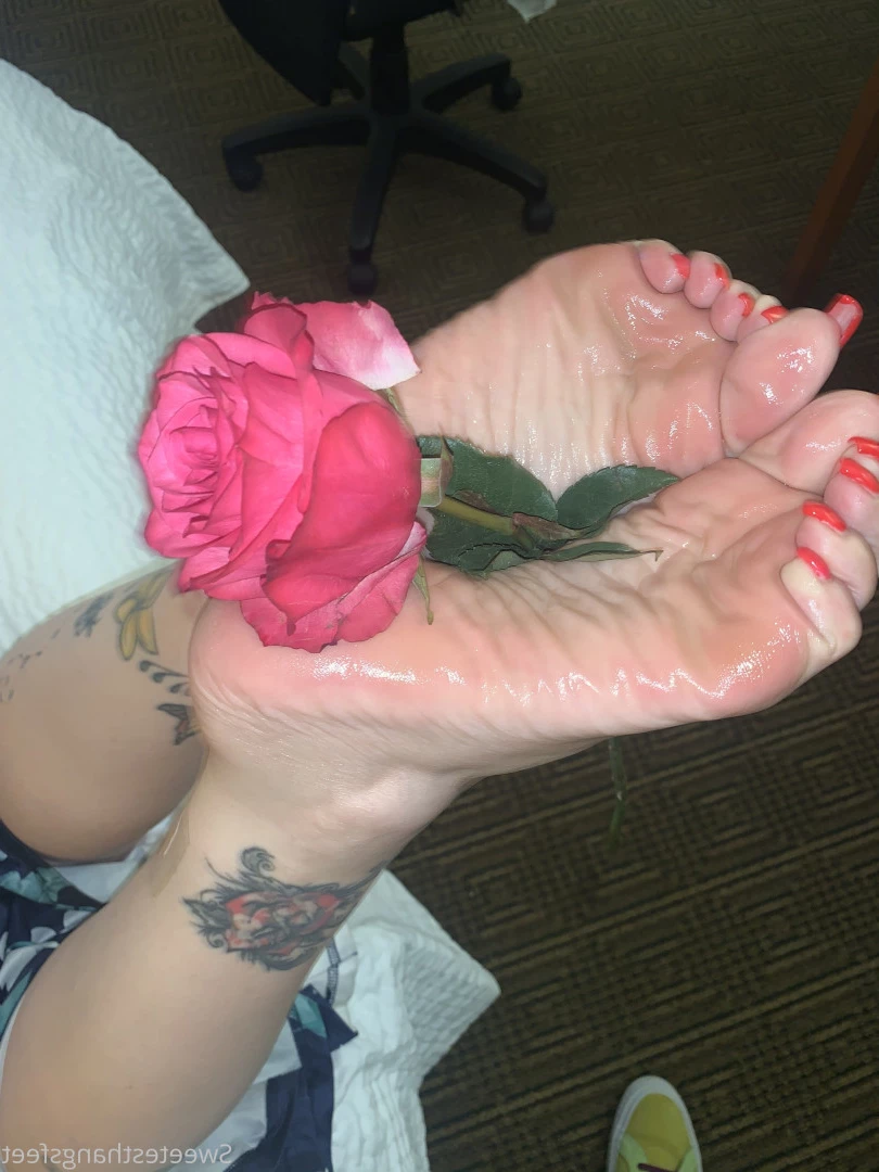 Goddess Rhonda [ sweetesthangsfeet ] Onlyfans leaked photo 7045490 on Hotleaks.tv