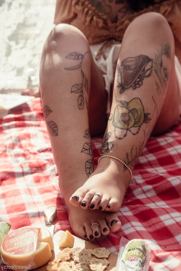Sweetfeetsy VIP❀ Top 3.5% [ sweetfeetsy ] Onlyfans leaked photo 6989111 on Hotleaks.tv