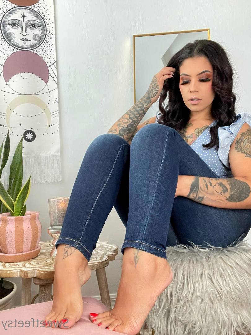 Sweetfeetsy VIP❀ Top 3.5% [ sweetfeetsy ] Onlyfans leaked photo 6989557 on Hotleaks.tv