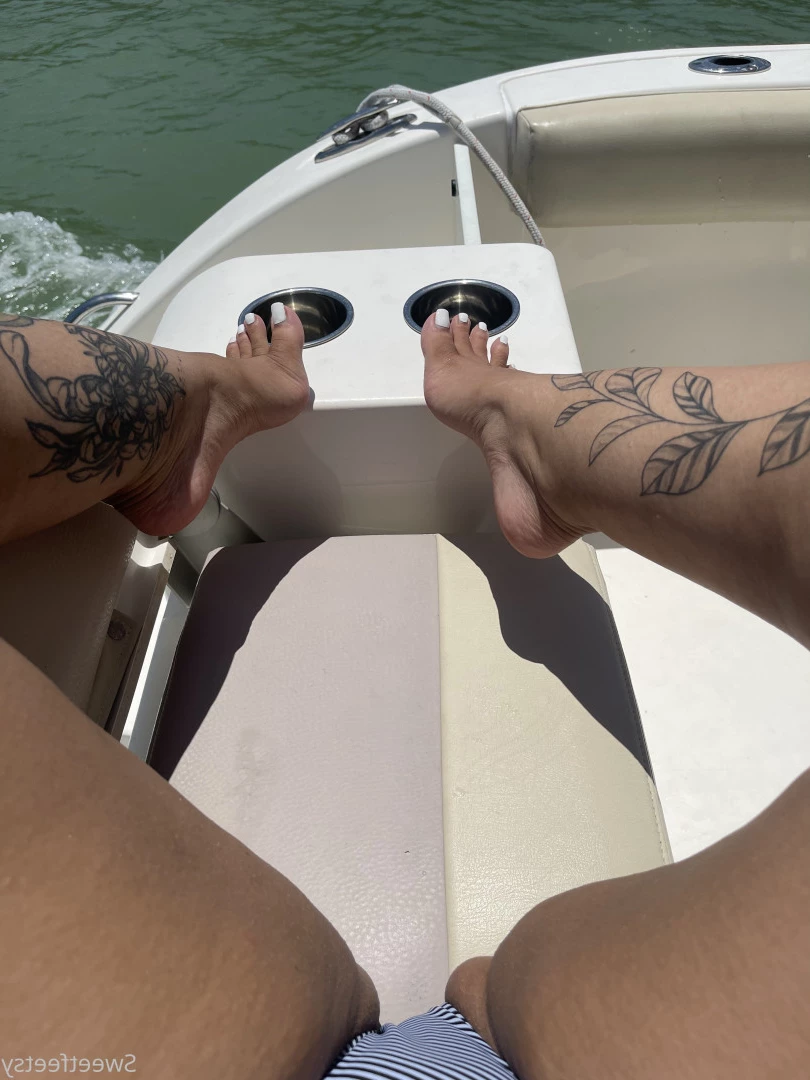Sweetfeetsy VIP❀ Top 3.5% [ sweetfeetsy ] Onlyfans leaked photo 6989757 on Hotleaks.tv