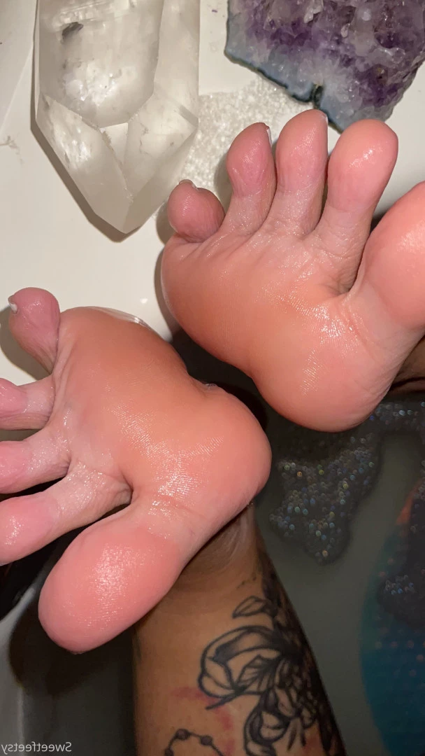 Sweetfeetsy VIP❀ Top 3.5% [ sweetfeetsy ] Onlyfans leaked photo 6991131 on Hotleaks.tv