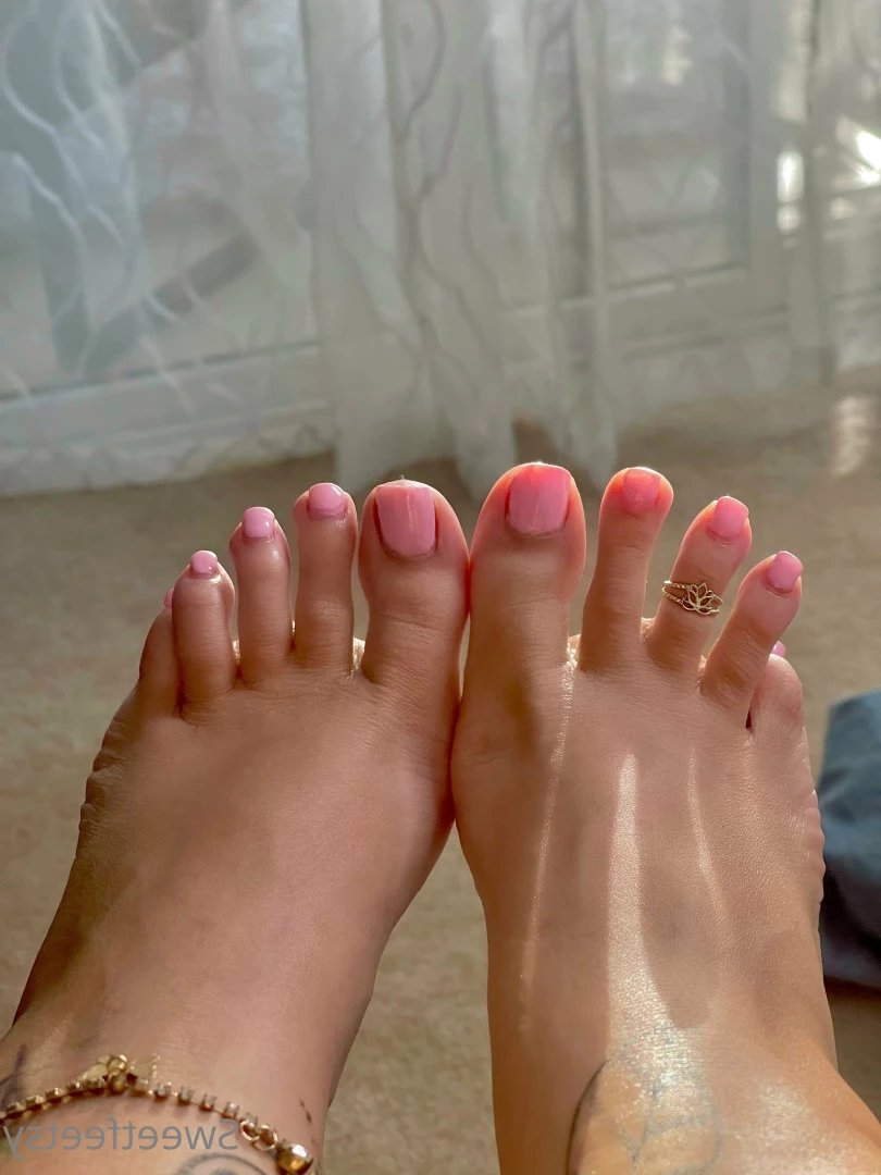 Sweetfeetsy VIP❀ Top 3.5% [ sweetfeetsy ] Onlyfans leaked photo 6992307 on Hotleaks.tv