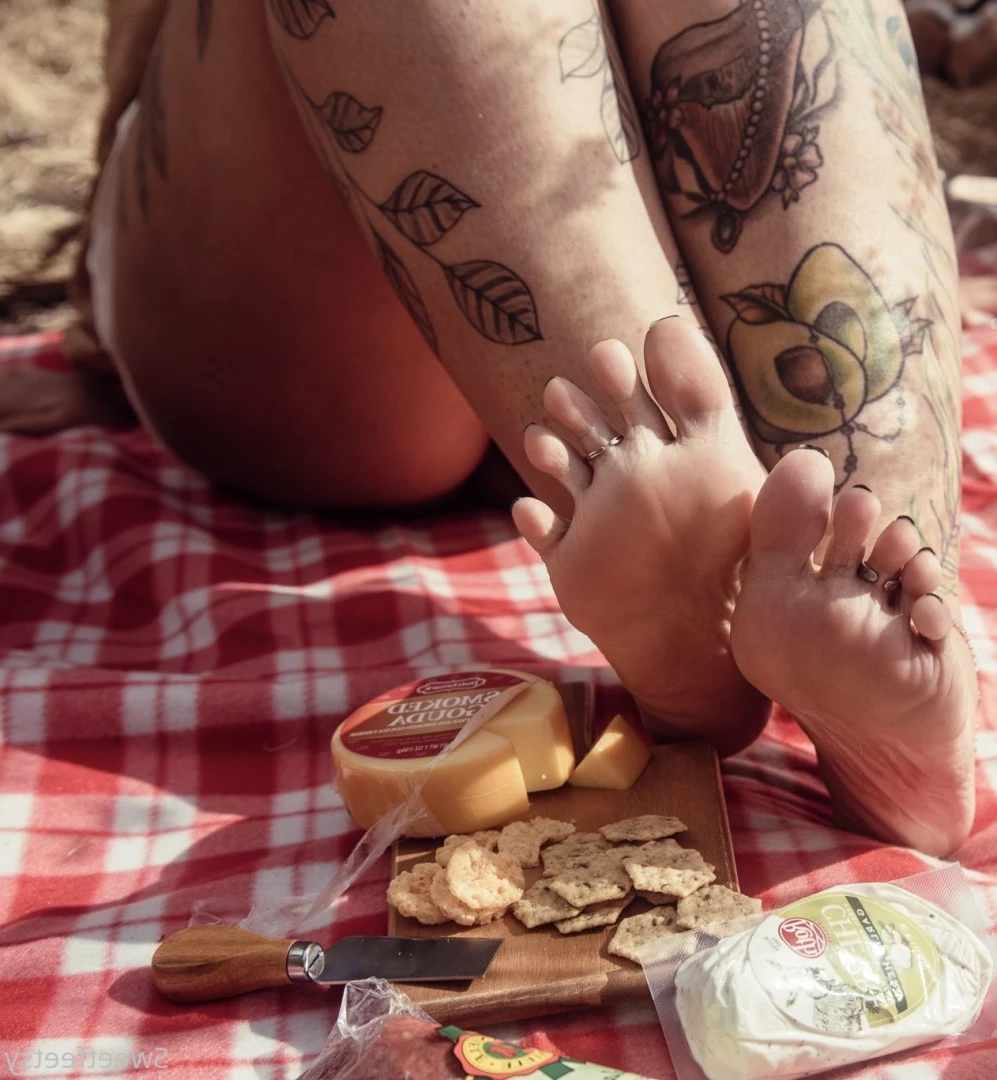 Sweetfeetsy VIP❀ Top 3.5% [ sweetfeetsy ] Onlyfans leaked photo 6993426 on Hotleaks.tv