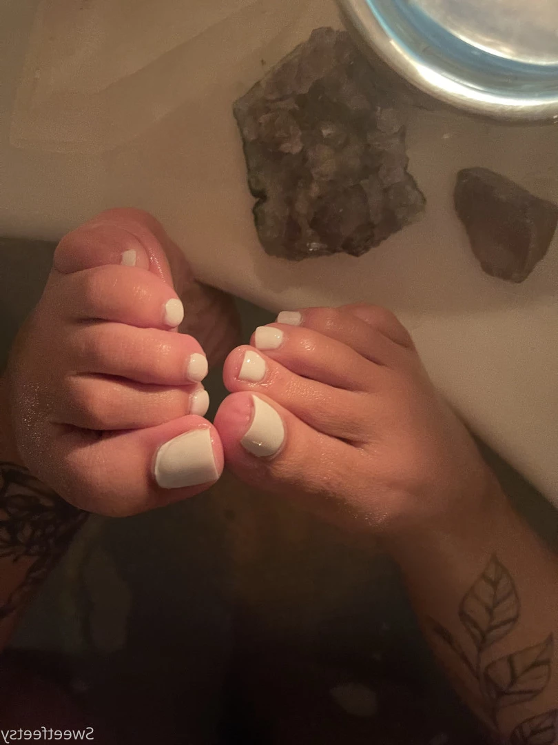 Sweetfeetsy VIP❀ Top 3.5% [ sweetfeetsy ] Onlyfans leaked photo 6996115 on Hotleaks.tv