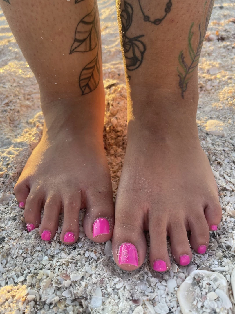 Sweetfeetsy VIP❀ Top 3.5% [ sweetfeetsy ] Onlyfans leaked photo 6999821 on Hotleaks.tv