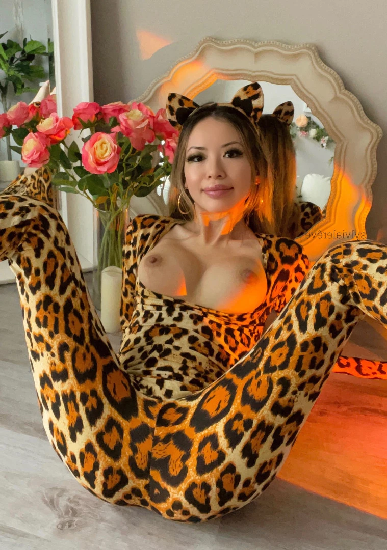 Sylvia Le Rêve 🕊 petite asian [ sylvialereve ] Onlyfans leaked photo 9571749 on Hotleaks.tv