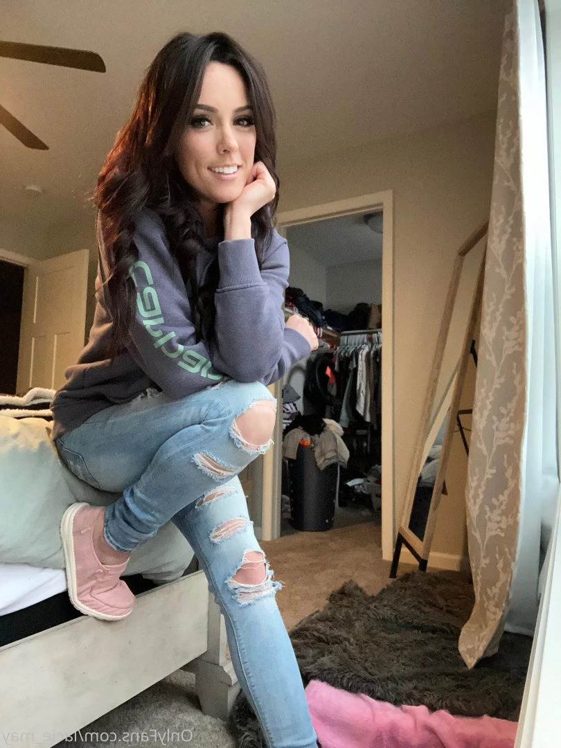𝐿𝒶𝒸𝒾𝑒 𝑀𝒶𝓎 💋 Average Mom Next door 🚪 [ lacie_may ] Onlyfans leaked photo 652974 on Hotleaks.tv