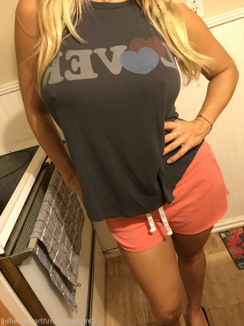 sexy wife [ thesexywifefl ] Onlyfans leaked photo 7123575 on Hotleaks.tv