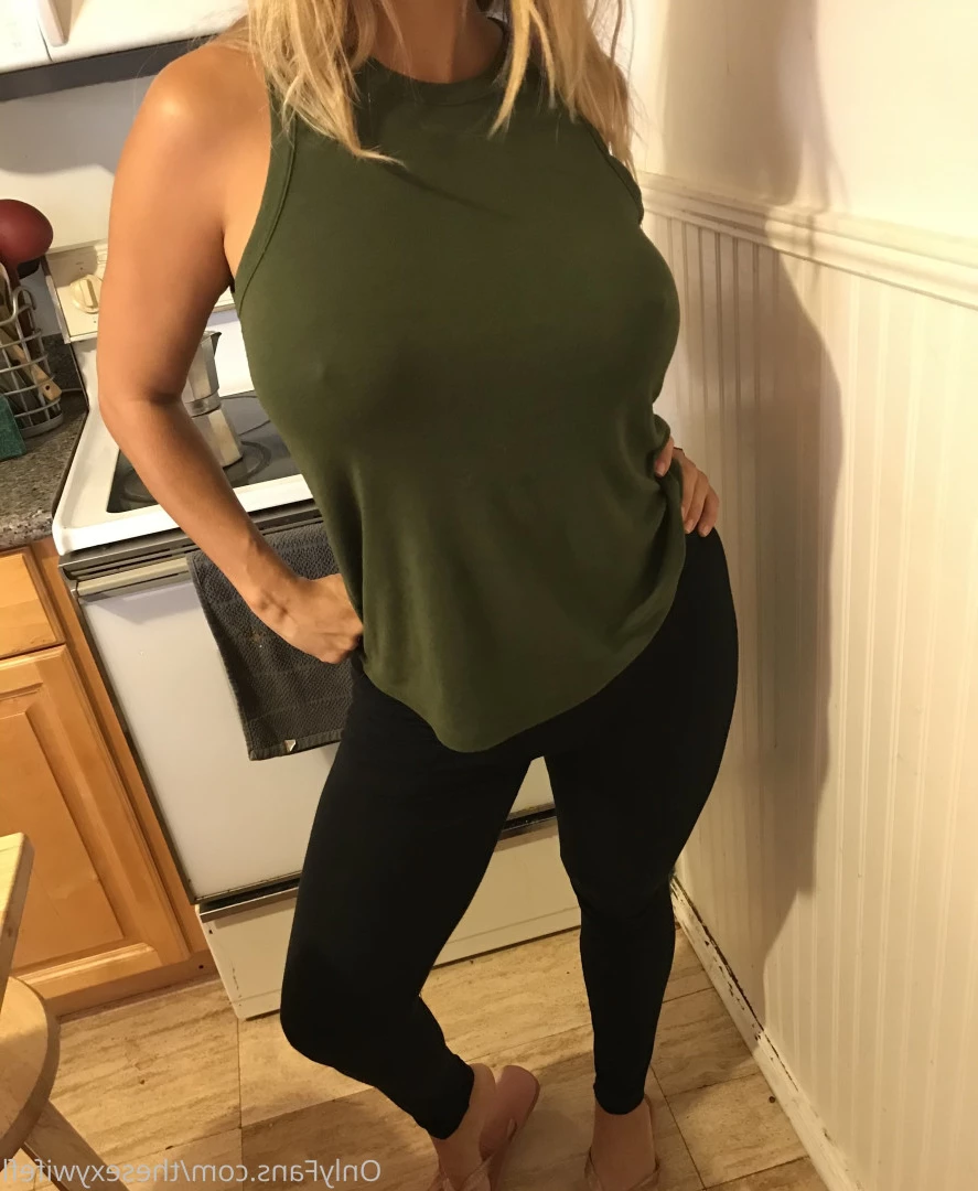 sexy wife [ thesexywifefl ] Onlyfans leaked photo 7135547 on Hotleaks.tv
