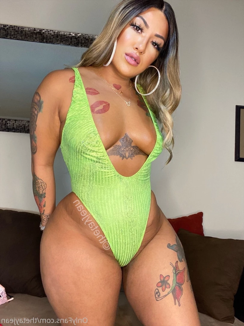 Thetayjean 💦 Natural Fat ASS 🍑 [ thetayjean ] Onlyfans leaked photo 6952306 on Hotleaks.tv