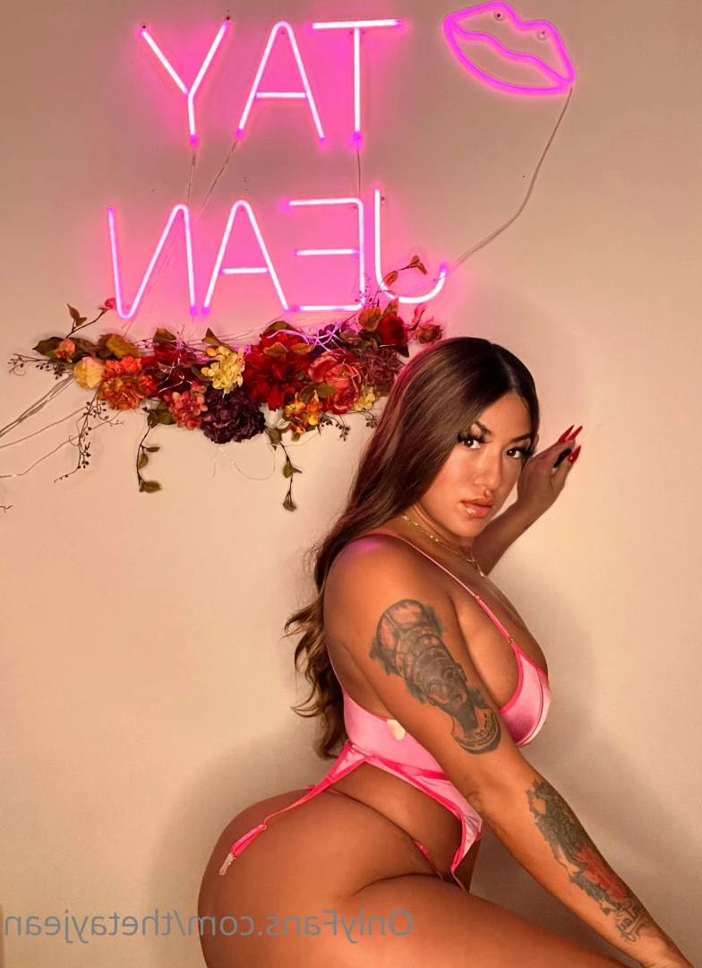 Thetayjean 💦 Natural Fat ASS 🍑 [ thetayjean ] Onlyfans leaked photo 6954596 on Hotleaks.tv