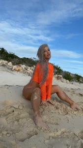 1611615
