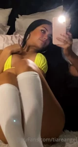 6658563