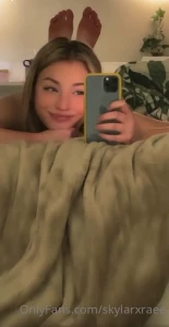 1877424