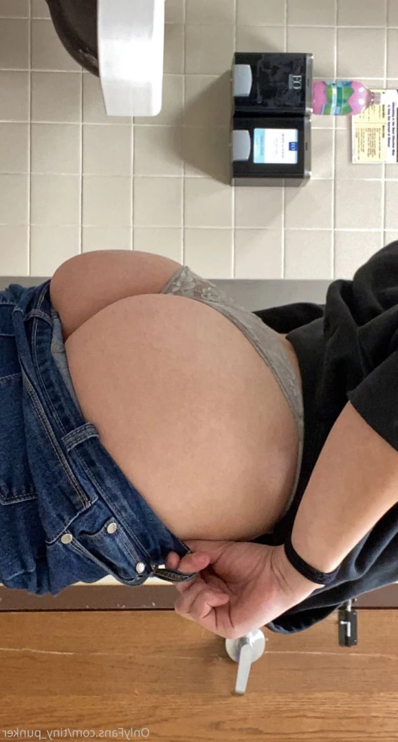 Finley [ tiny_punker ] Onlyfans leaked photo 6772223 on Hotleaks.tv