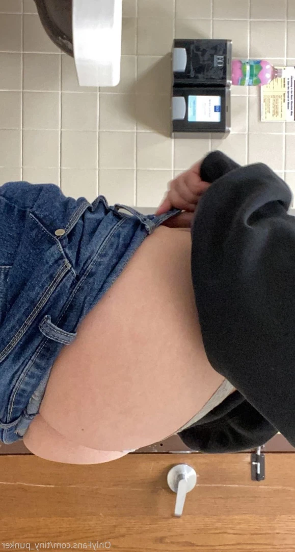 Finley [ tiny_punker ] Onlyfans leaked photo 6772529 on Hotleaks.tv