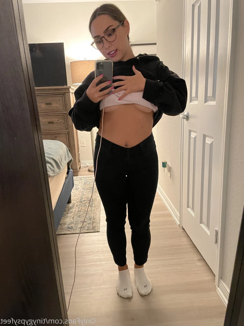 Tiny [ tinygypsyfeet ] Onlyfans leaked photo 7099320 on Hotleaks.tv