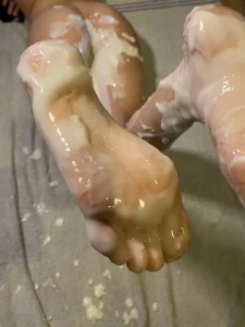 6568827