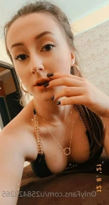 6527402
