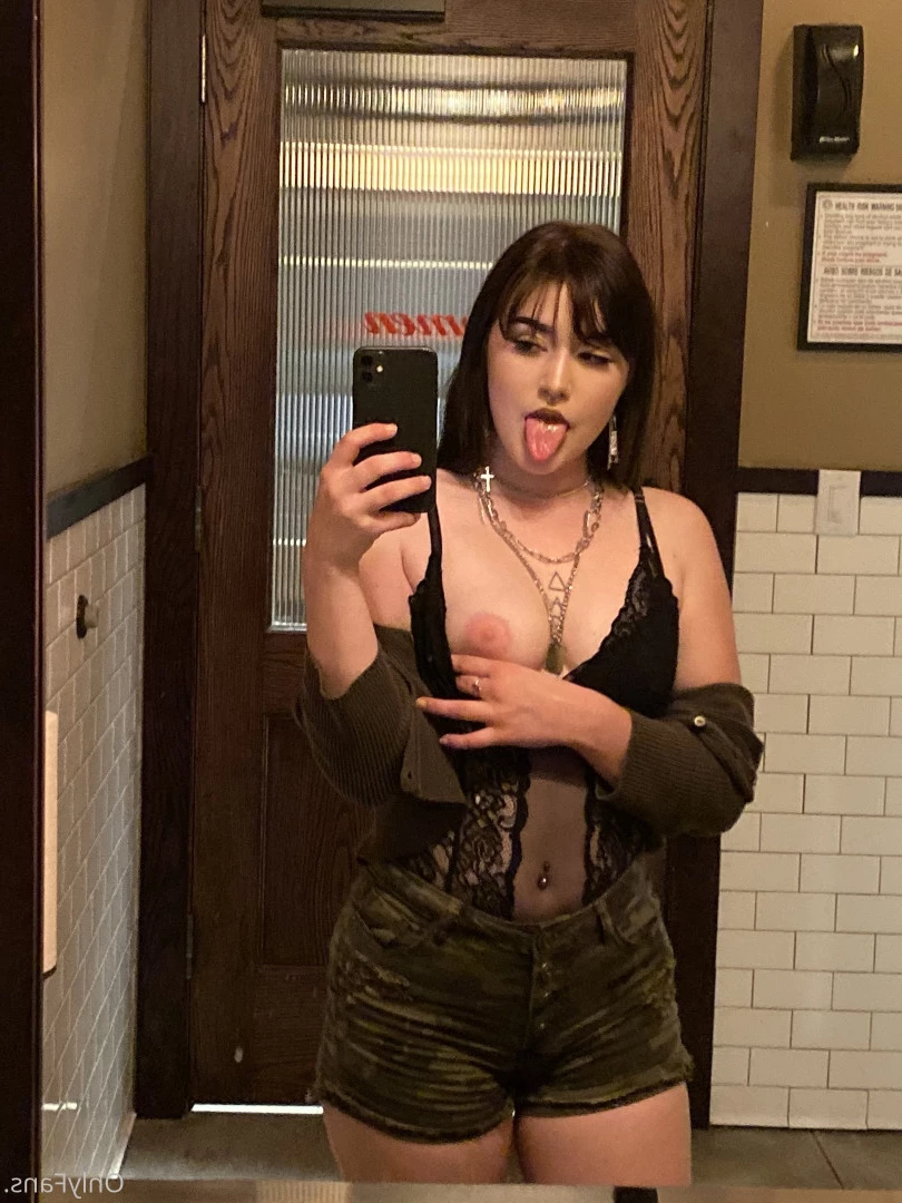 Wren🌿 [ ultrathot ] Onlyfans leaked photo 7063828 on Hotleaks.tv