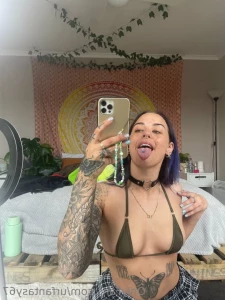 10584078