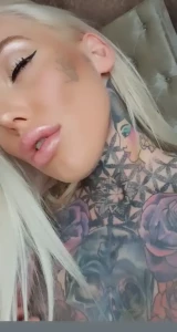 1612966