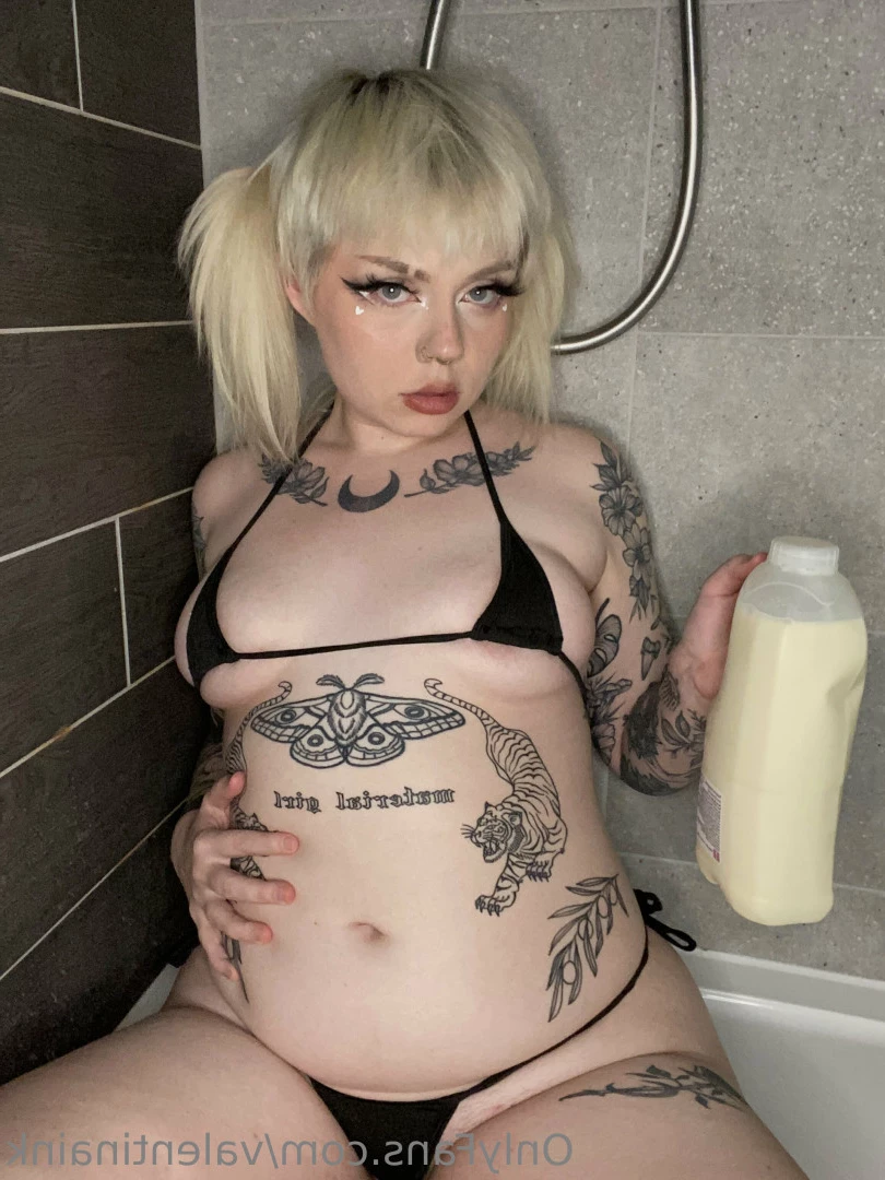 𝖁𝖆𝖑𝖊𝖓𝖙𝖎𝖓𝖆 🖤 [ valentinaink ] Onlyfans leaked photo 9693236 on Hotleaks.tv