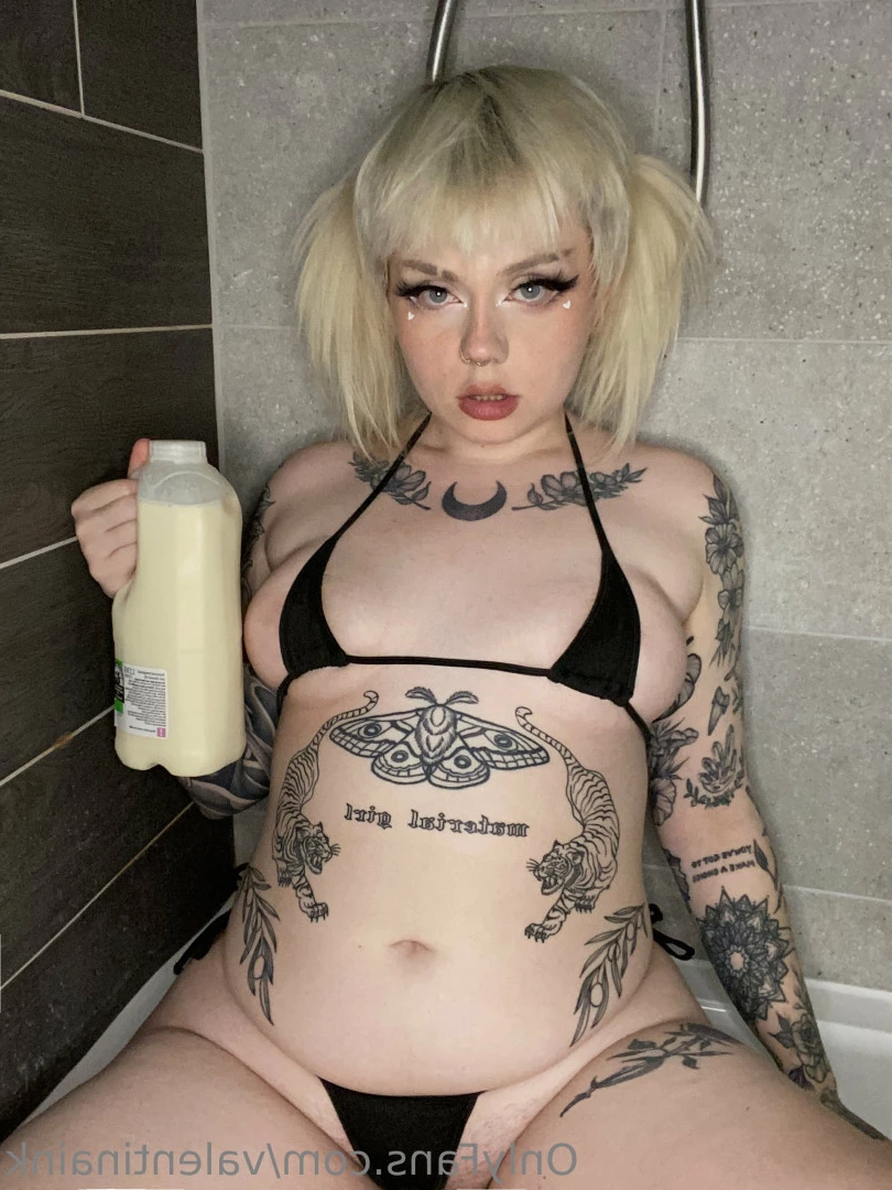 𝖁𝖆𝖑𝖊𝖓𝖙𝖎𝖓𝖆 🖤 [ valentinaink ] Onlyfans leaked photo 9693485 on Hotleaks.tv