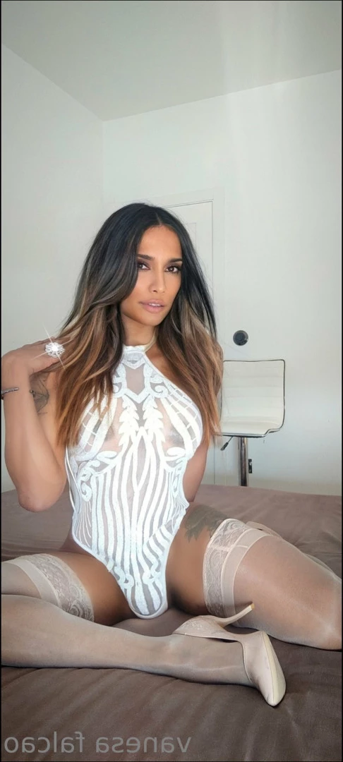 vanefalcao27 [ vanefalcao ] Onlyfans leaked photo 7055679 on Hotleaks.tv