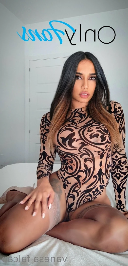 vanefalcao27 [ vanefalcao ] Onlyfans leaked photo 7055707 on Hotleaks.tv