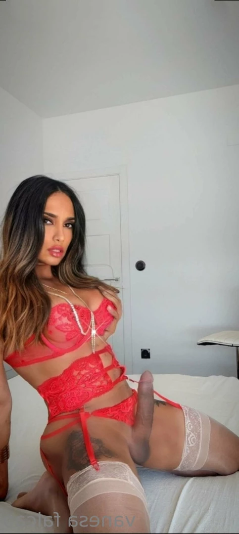 vanefalcao27 [ vanefalcao ] Onlyfans leaked photo 7055942 on Hotleaks.tv