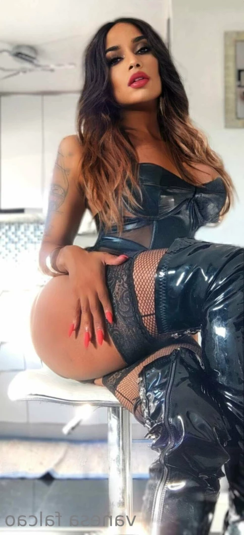 vanefalcao27 [ vanefalcao ] Onlyfans leaked photo 7056232 on Hotleaks.tv