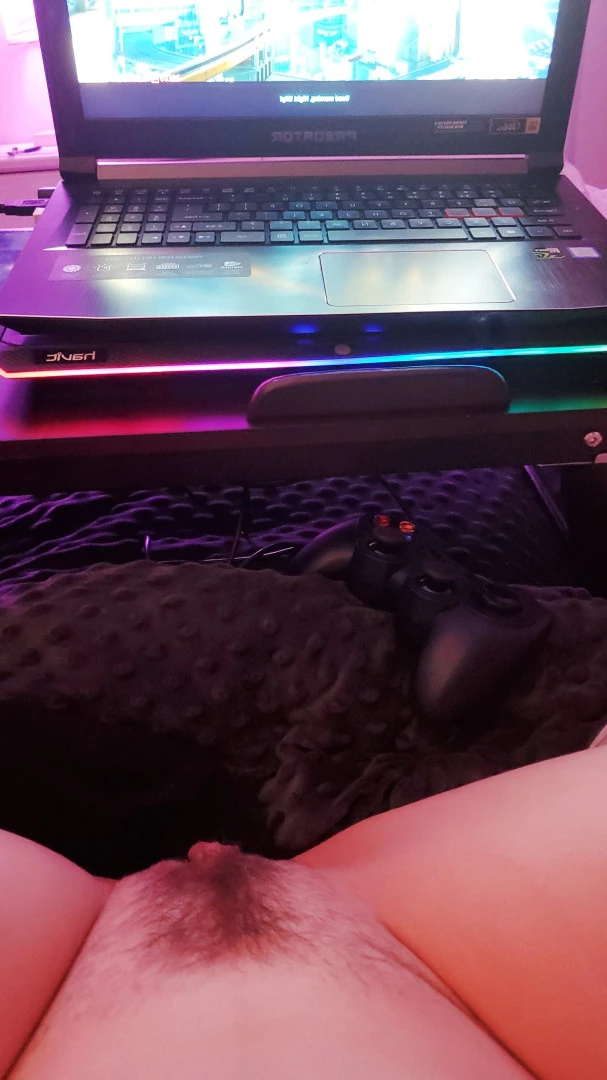Weird Gal Yank-a-dick [ veronicadax ] Onlyfans leaked photo 10424023 on Hotleaks.tv