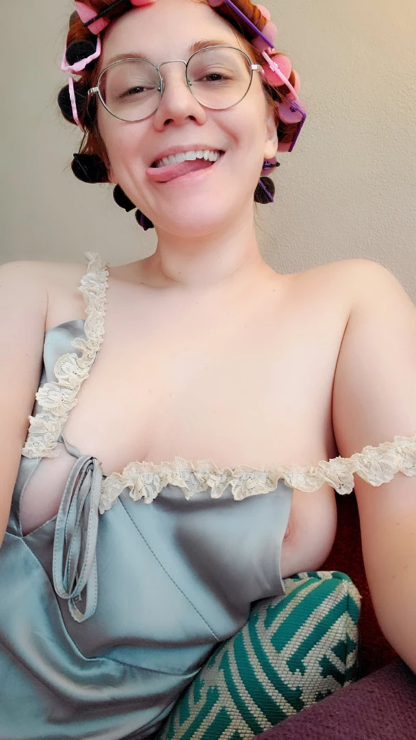 Weird Gal Yank-a-dick [ veronicadax ] Onlyfans leaked photo 10426320 on Hotleaks.tv