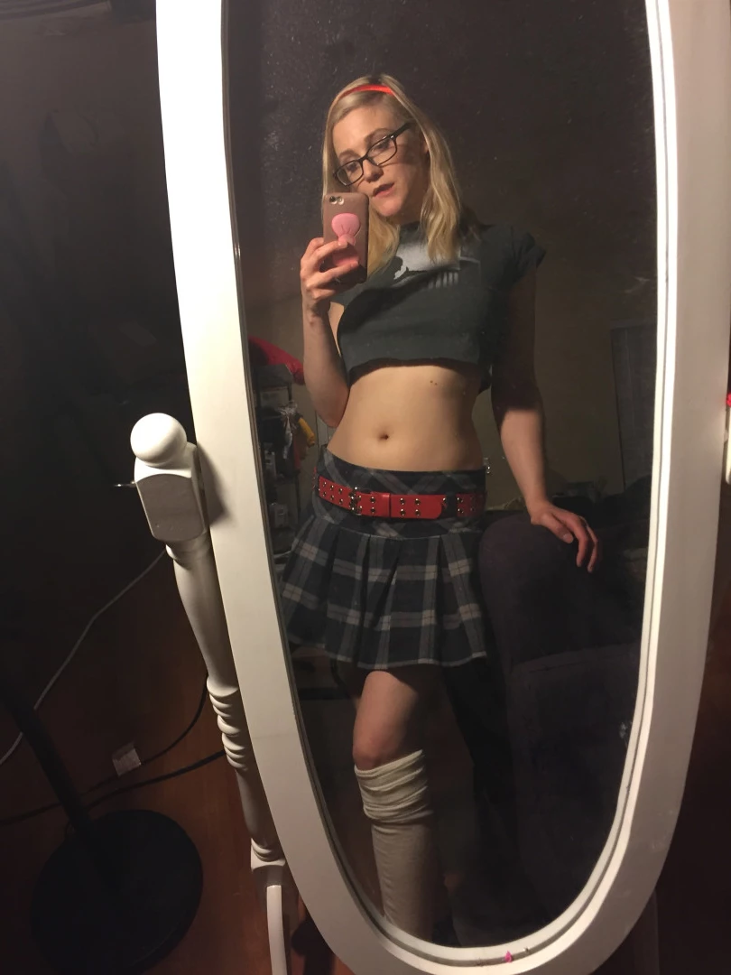 Weird Gal Yank-a-dick [ veronicadax ] Onlyfans leaked photo 10436091 on Hotleaks.tv